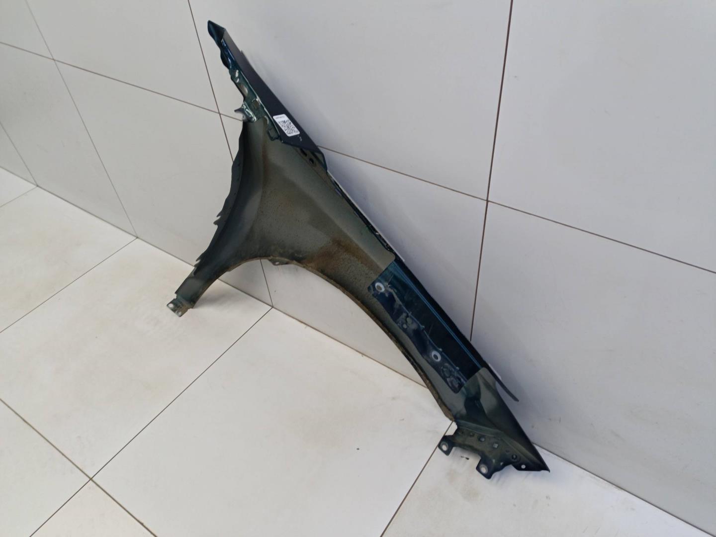 Крыло переднее левое