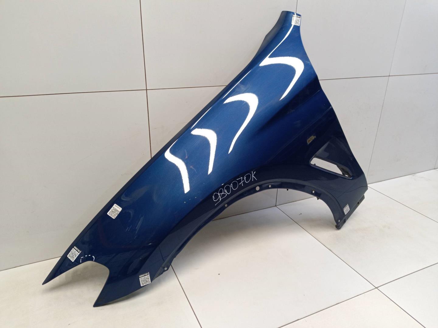 Крыло переднее левое