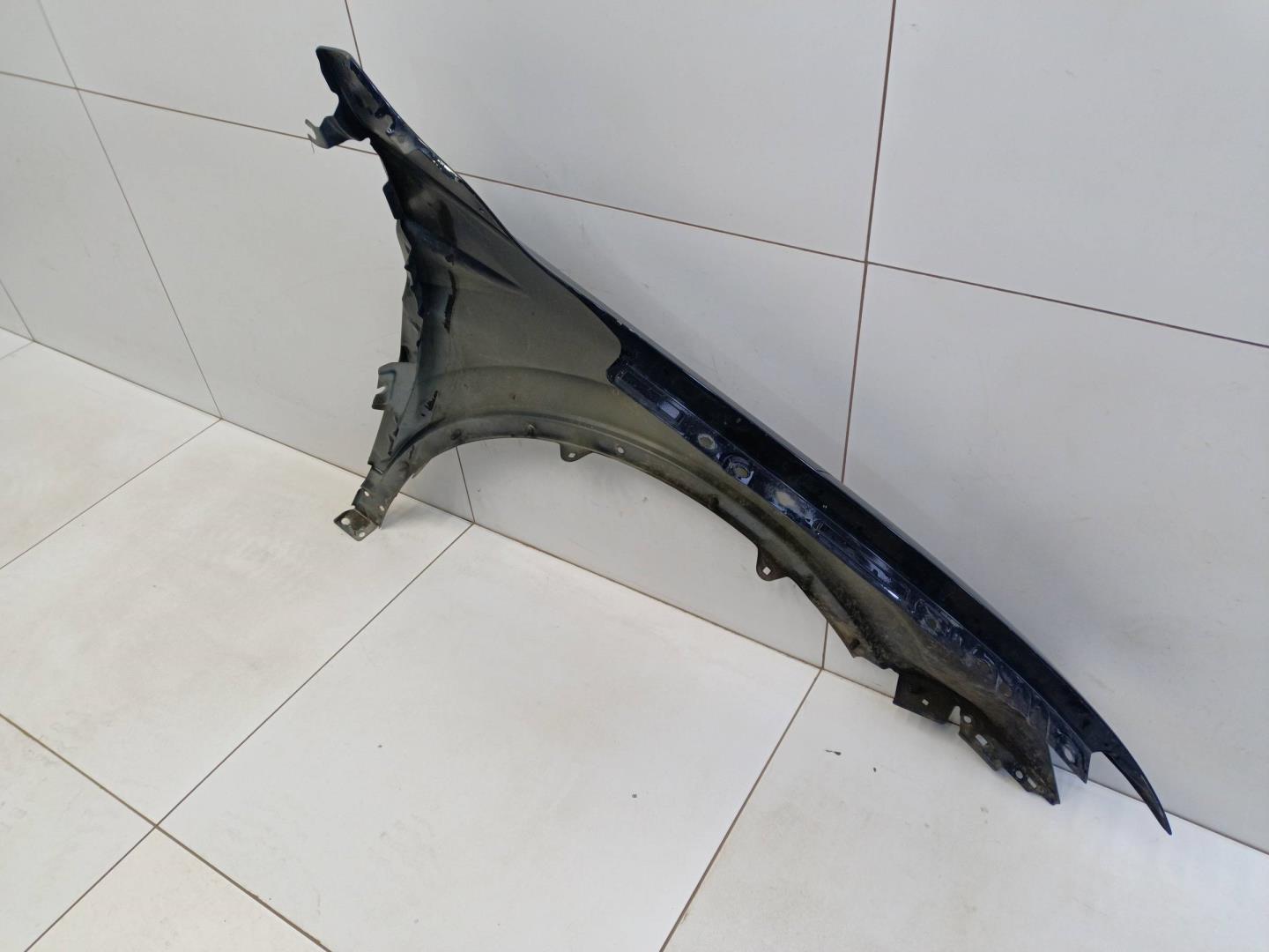 Крыло переднее левое