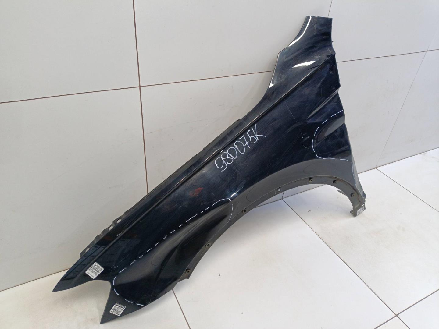 Крыло переднее левое