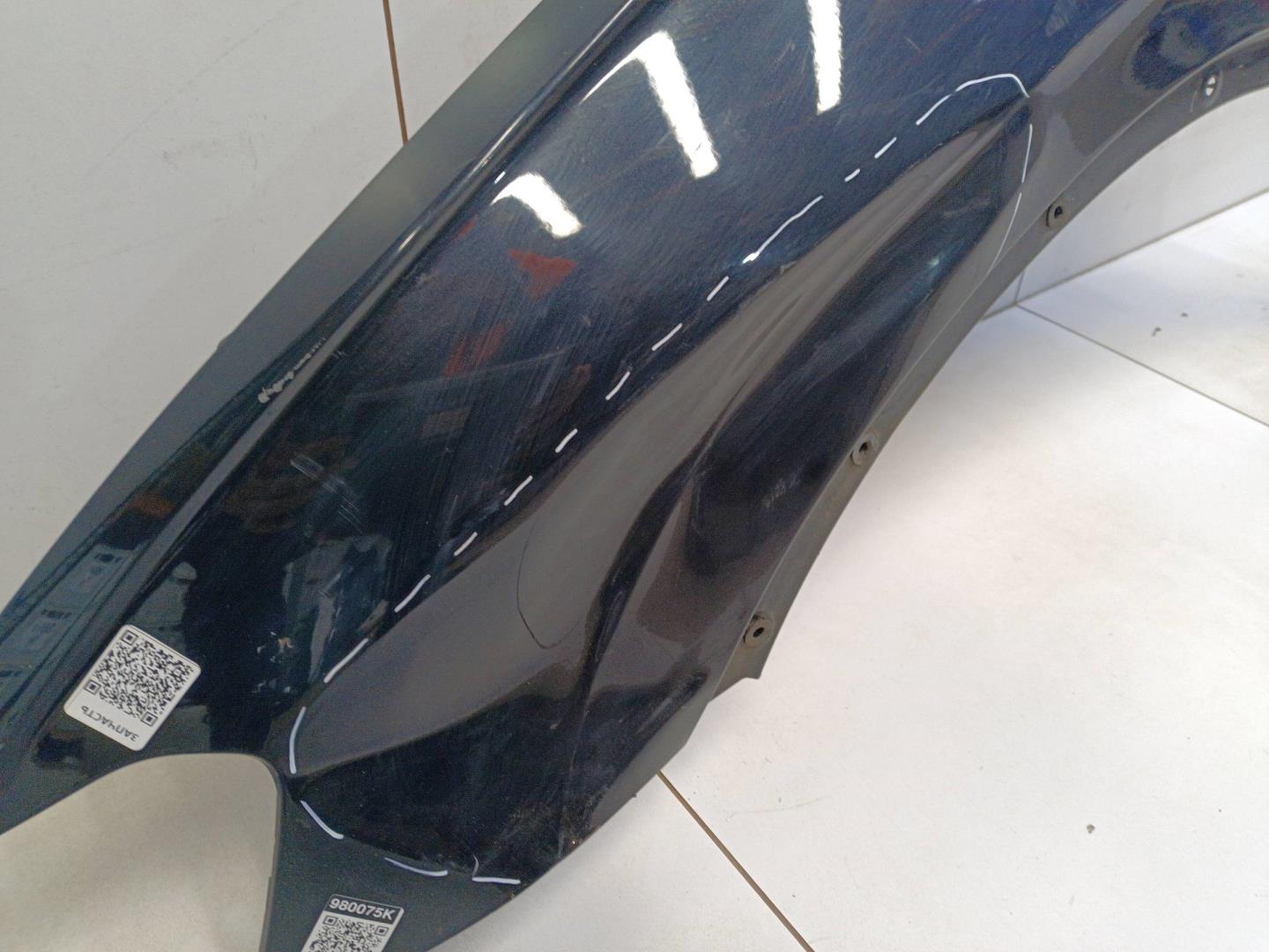 Крыло переднее левое