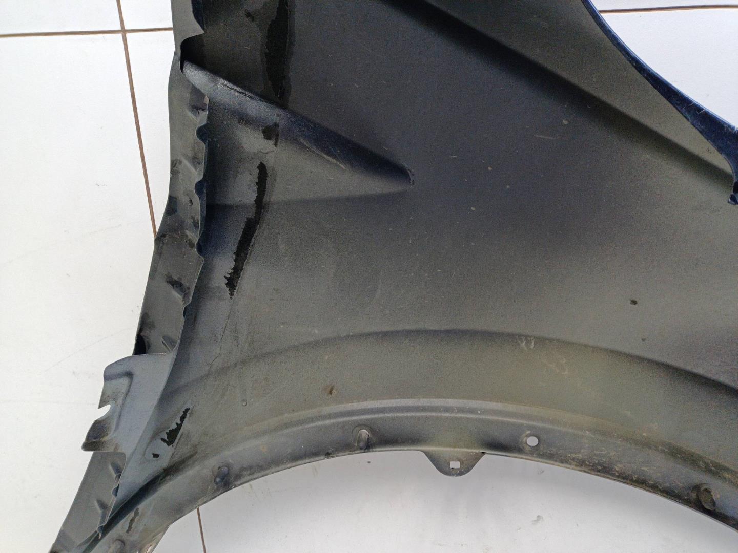 Крыло переднее левое