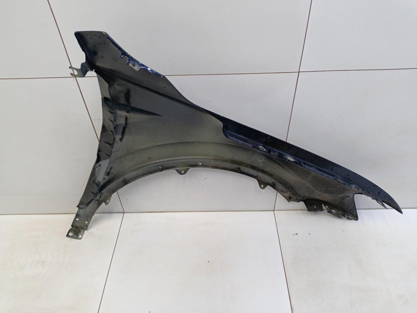 Крыло переднее левое