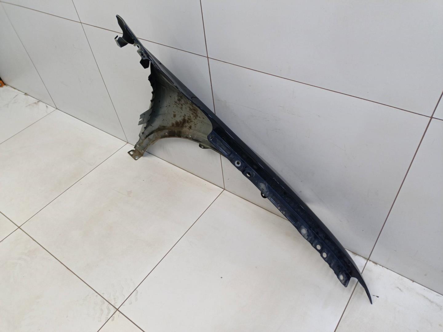 Крыло переднее левое