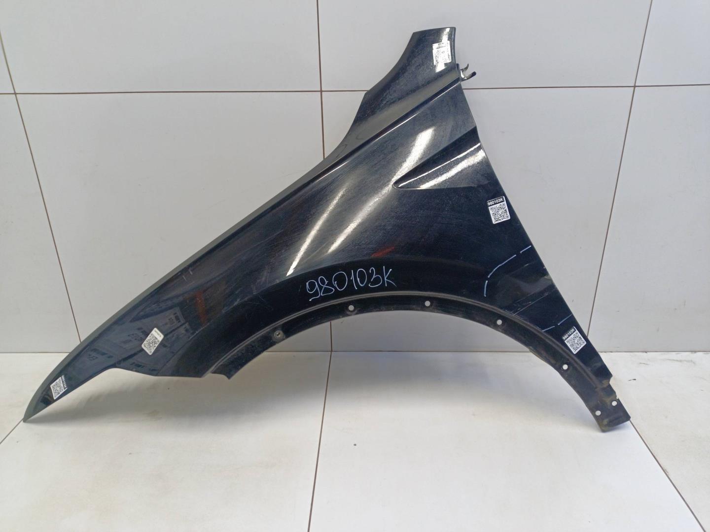 Крыло переднее левое