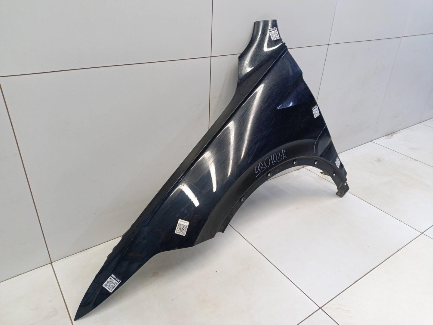 Крыло переднее левое