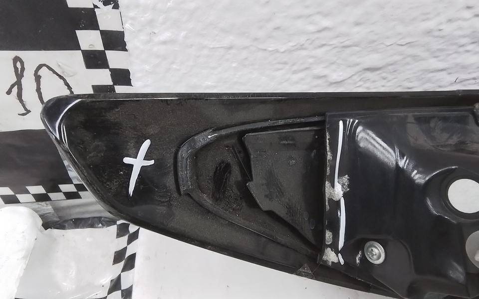 Фонарь задний наружный правый