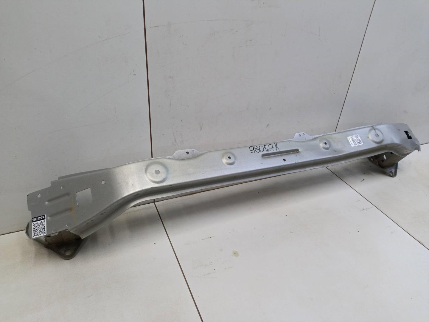 Усилитель переднего бампера