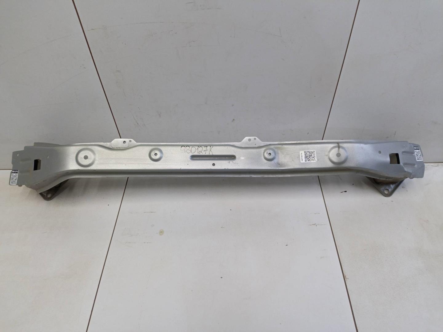 Усилитель переднего бампера