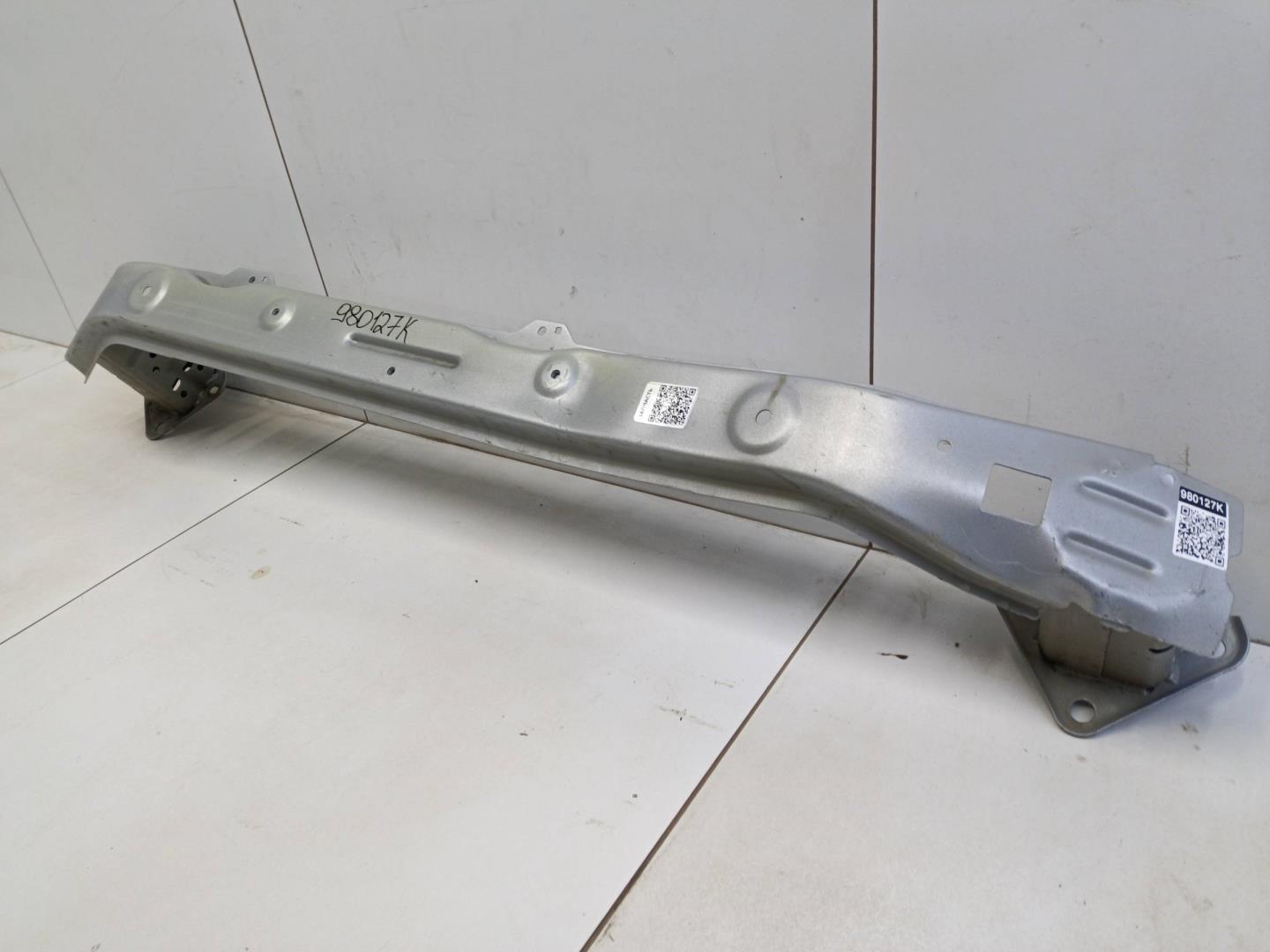 Усилитель переднего бампера