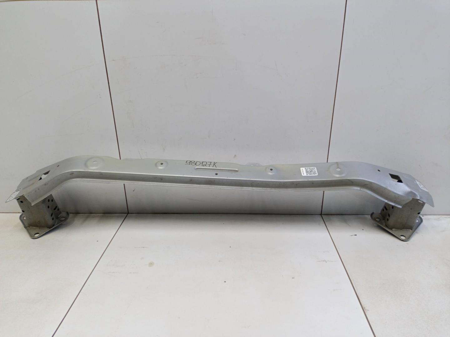 Усилитель переднего бампера