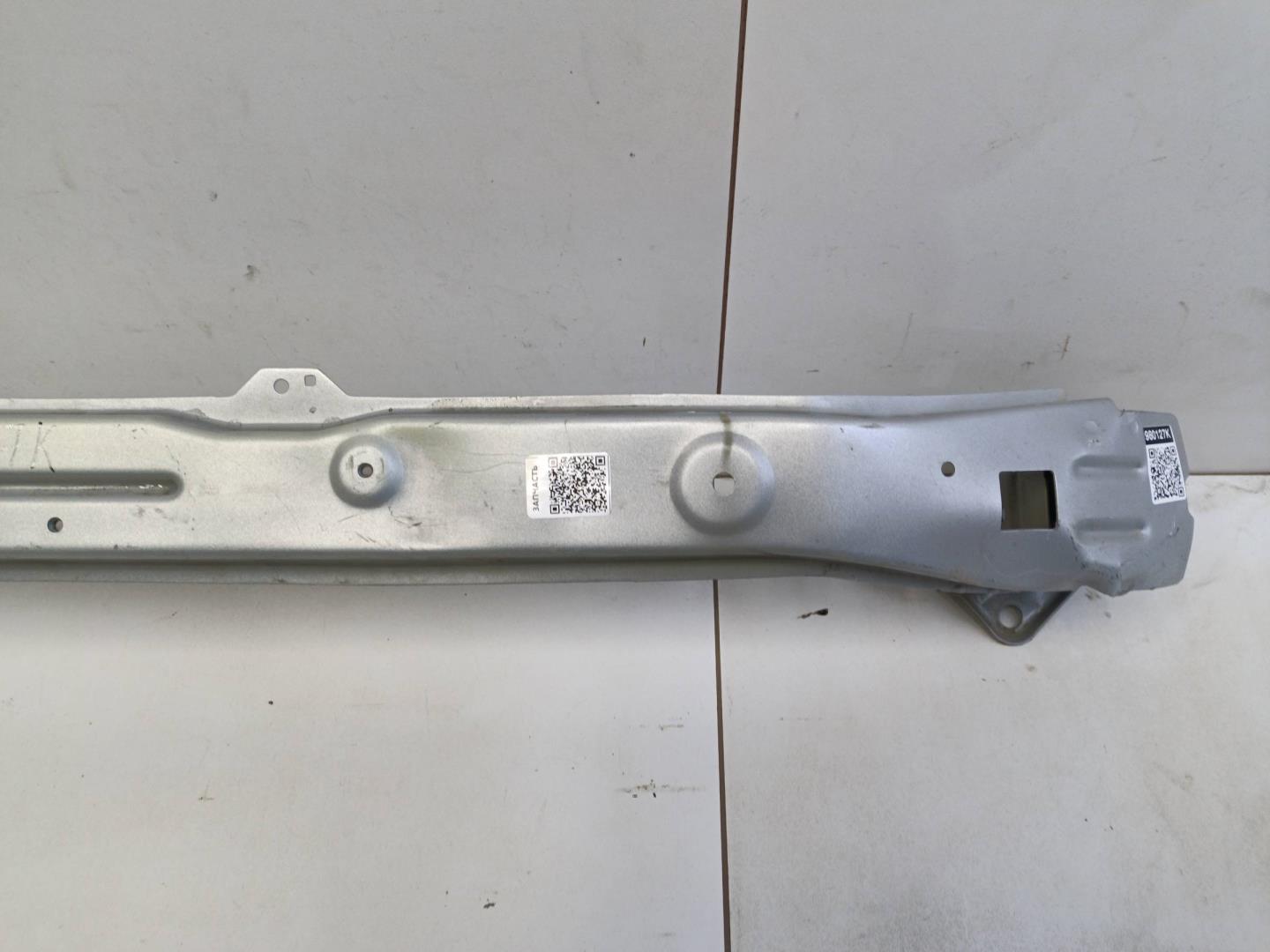 Усилитель переднего бампера