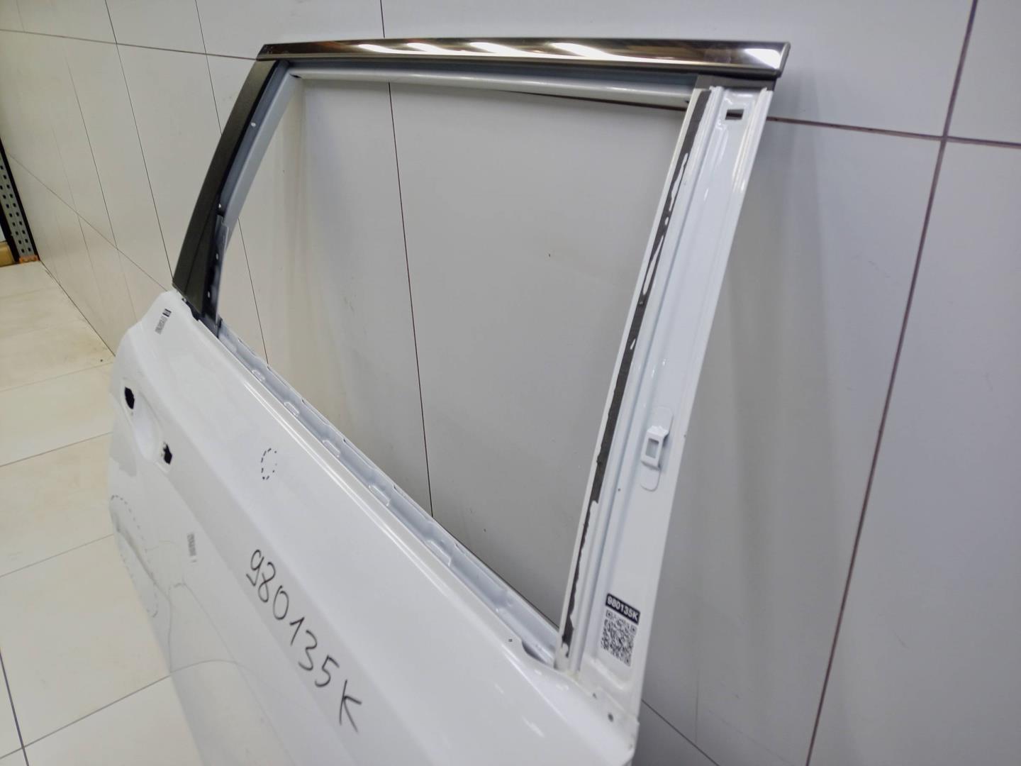 Дверь задняя правая