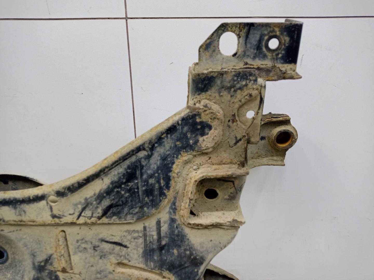 Балка подмоторная