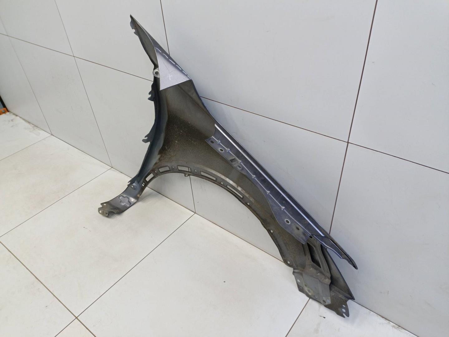 Крыло переднее левое