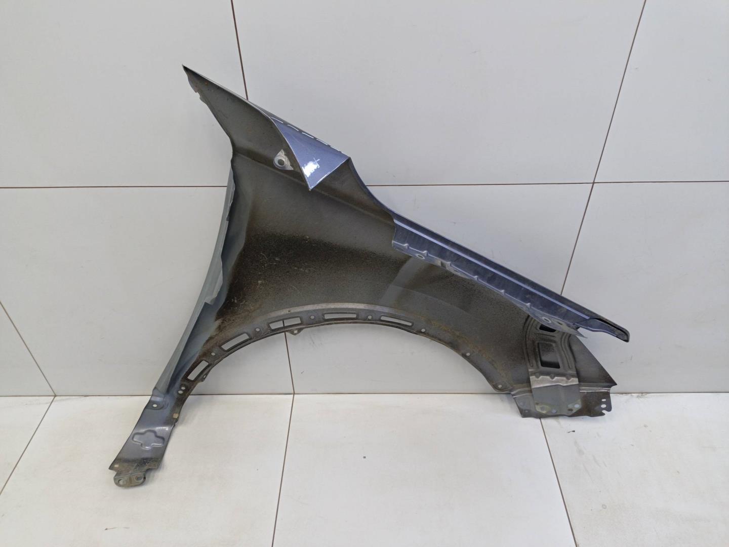 Крыло переднее левое