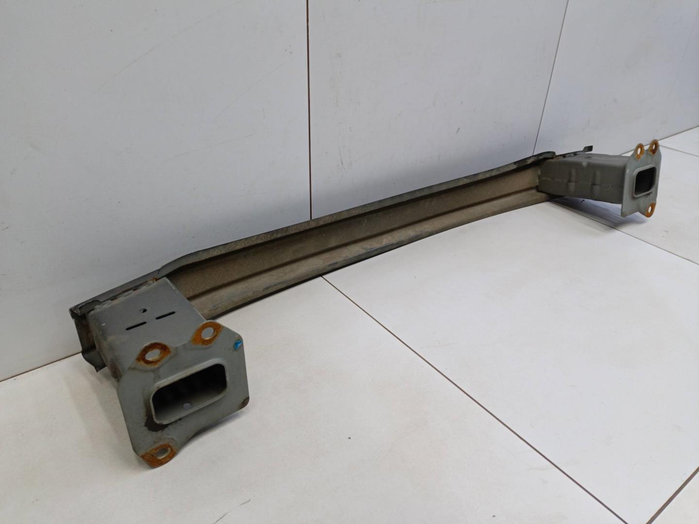 Усилитель заднего бампера