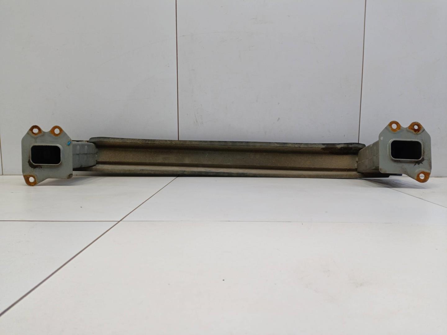 Усилитель заднего бампера