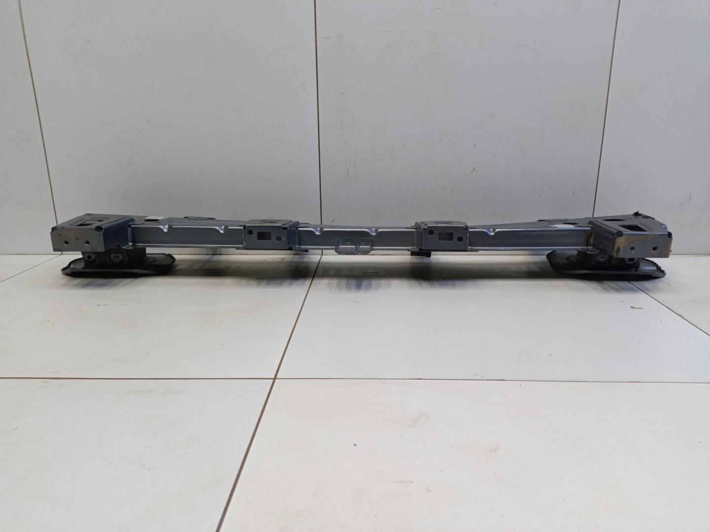 Усилитель заднего бампера