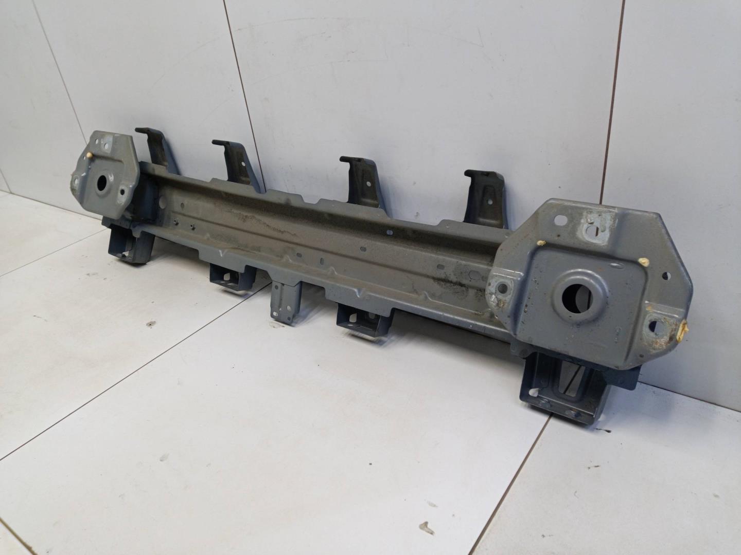 Усилитель заднего бампера