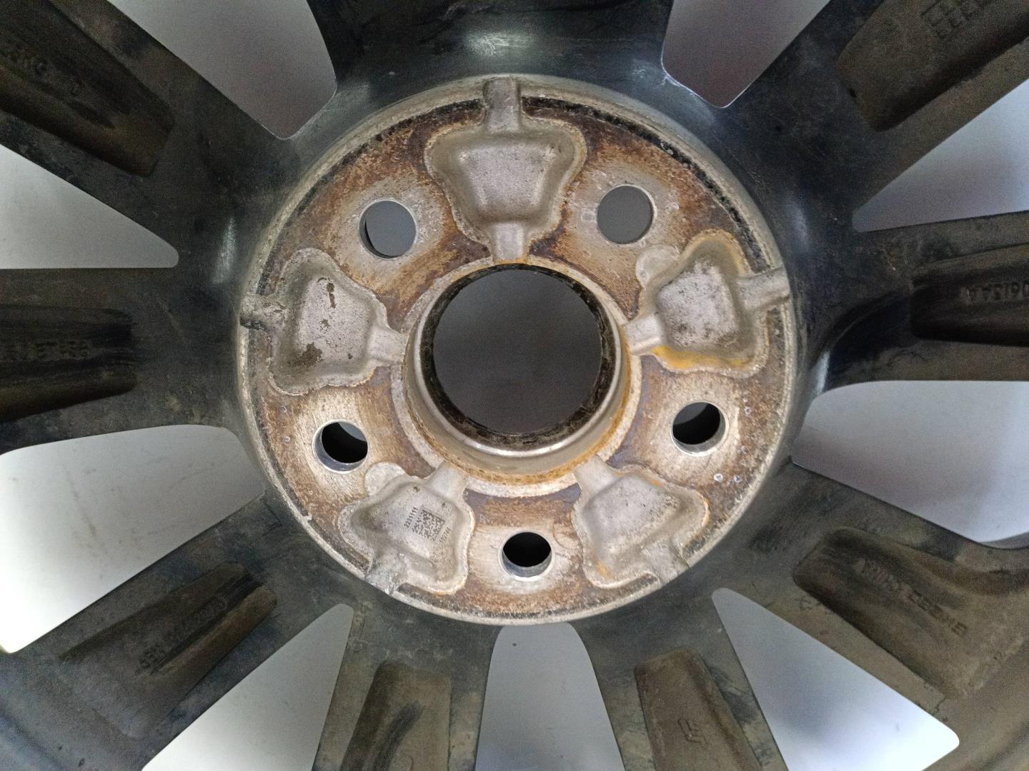 Диск колесный литой легкий сплав