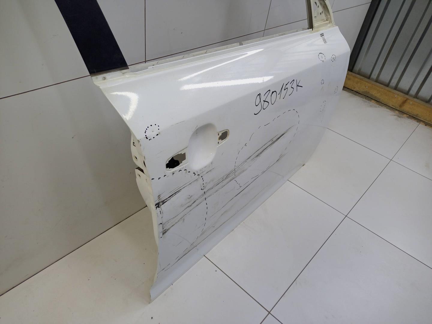 Дверь передняя правая