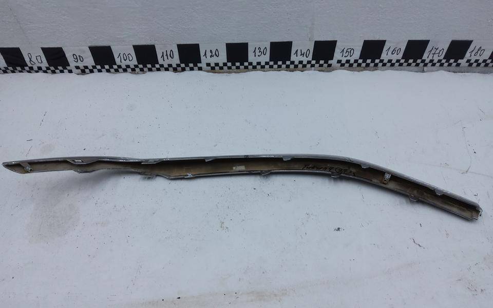 Накладка переднего бампера левая