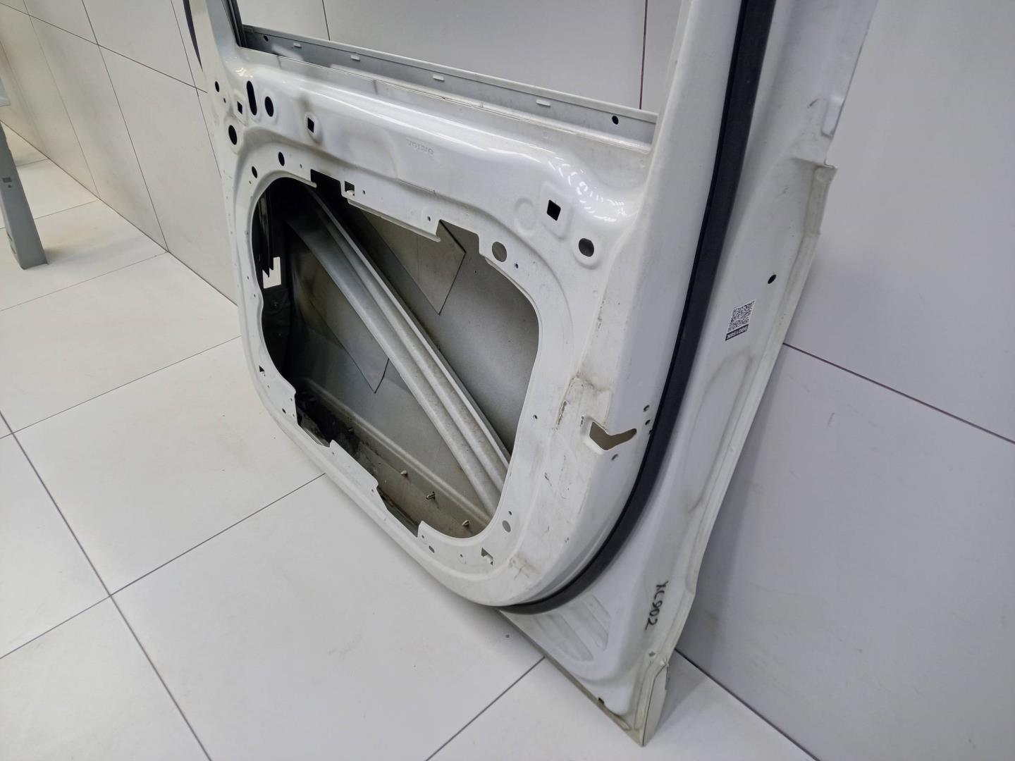 Дверь передняя правая