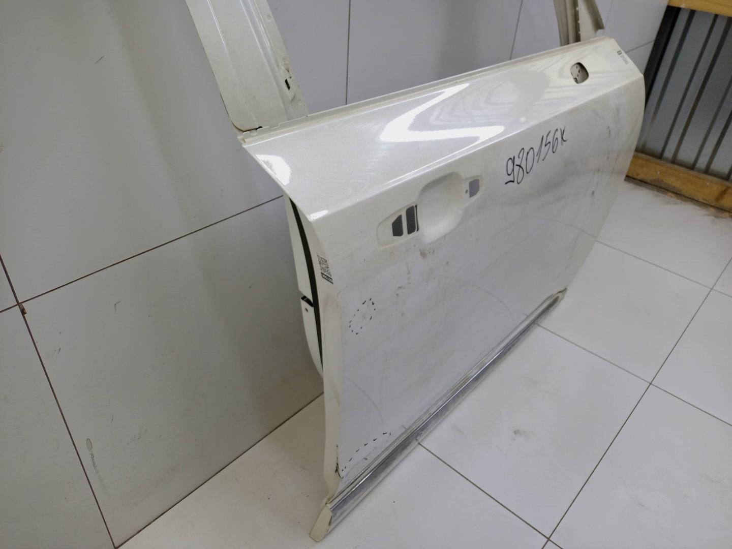 Дверь передняя правая