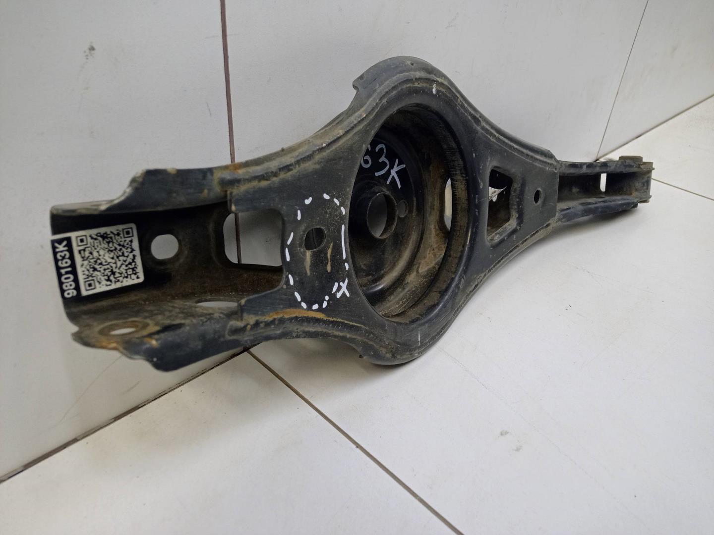 Рычаг задний поперечный