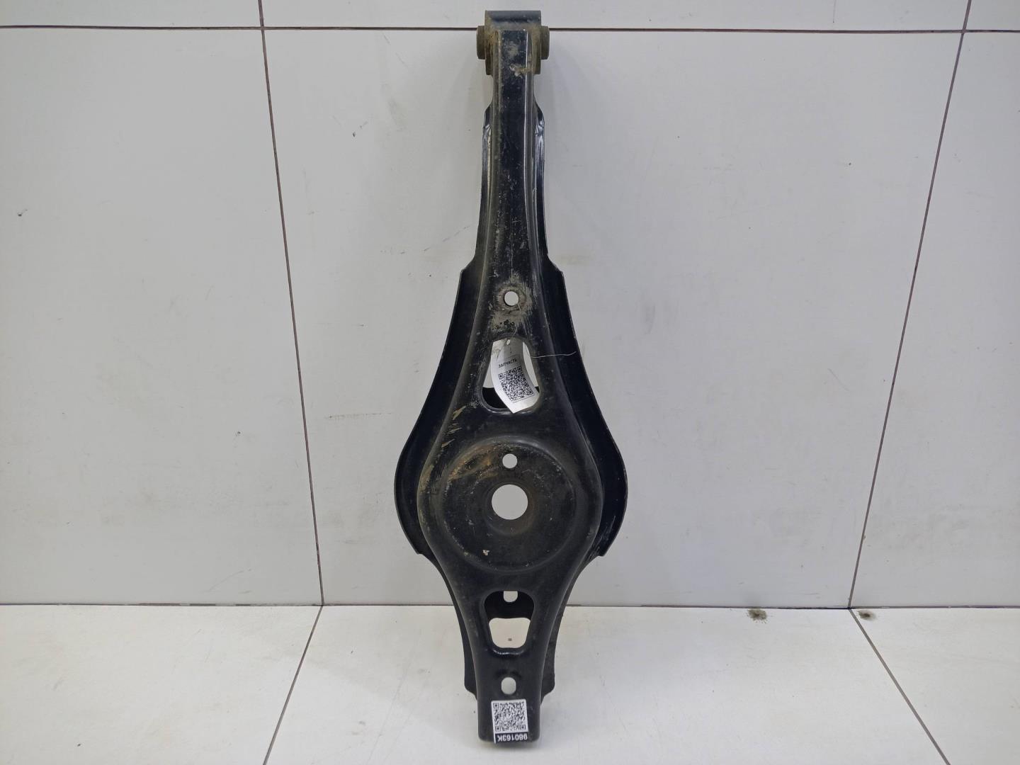 Рычаг задний поперечный