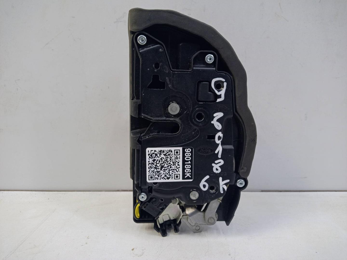 Замок двери задней правой