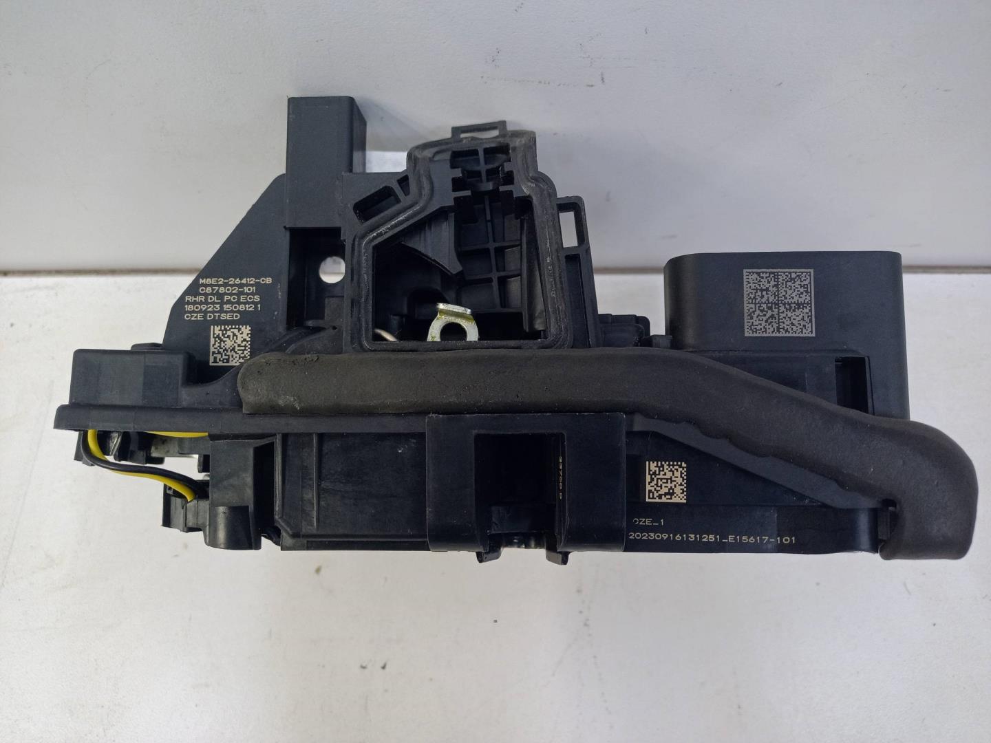 Замок двери задней правой