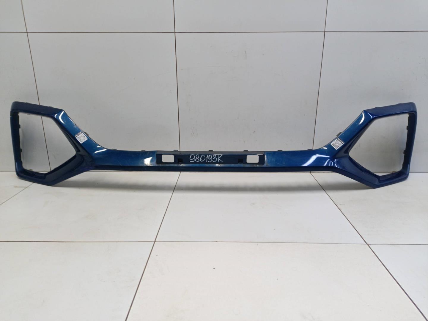 Накладка переднего бампера