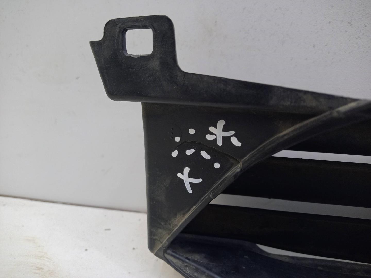 Жалюзи (воздуховод) бампера переднего