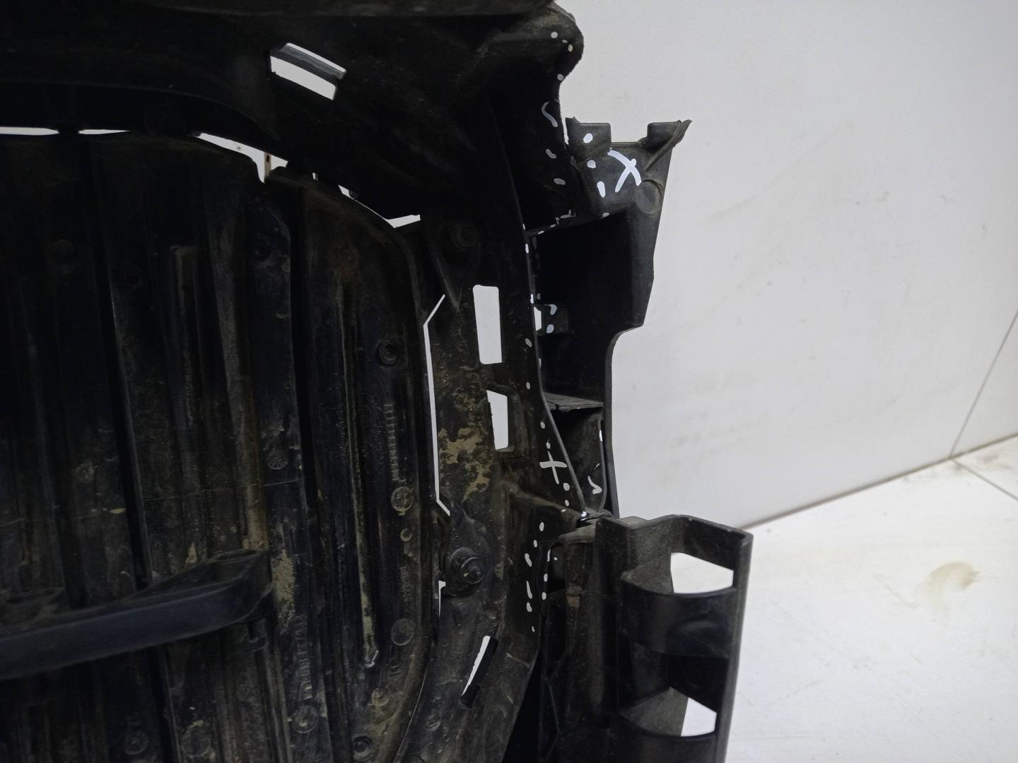 Жалюзи (воздуховод) бампера переднего