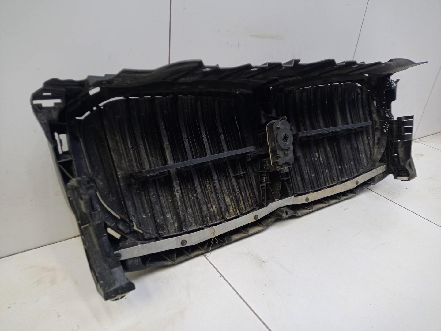 Жалюзи (воздуховод) бампера переднего