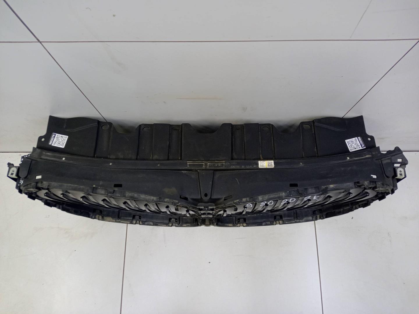 Жалюзи (воздуховод) бампера переднего