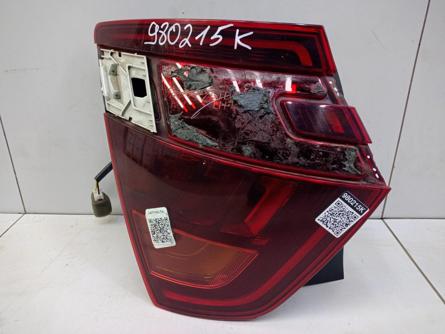 Фонарь задний наружный левый