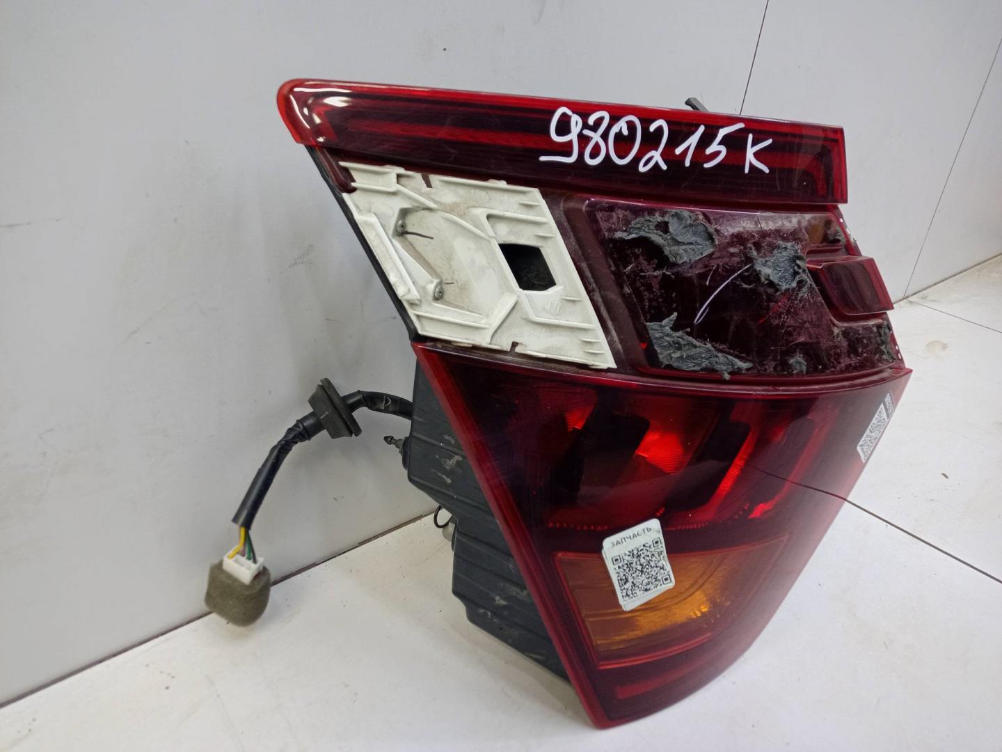 Фонарь задний наружный левый