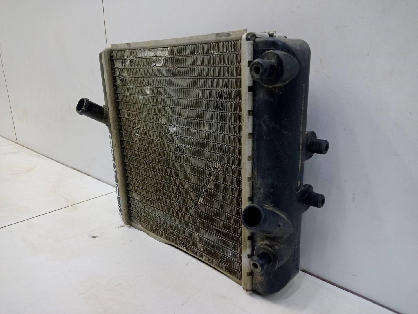 Радиатор охлаждения двигателя основной