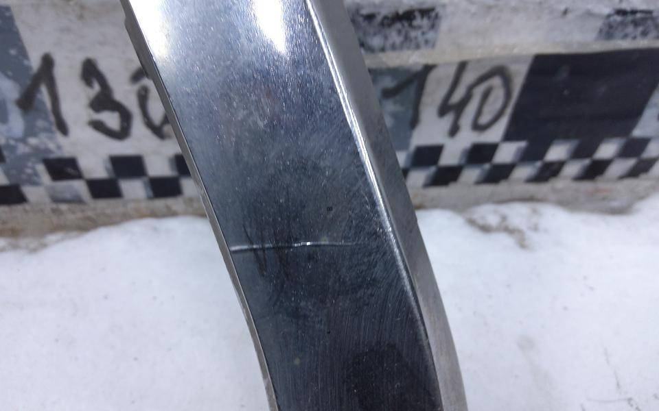 Молдинг переднего бампера левый