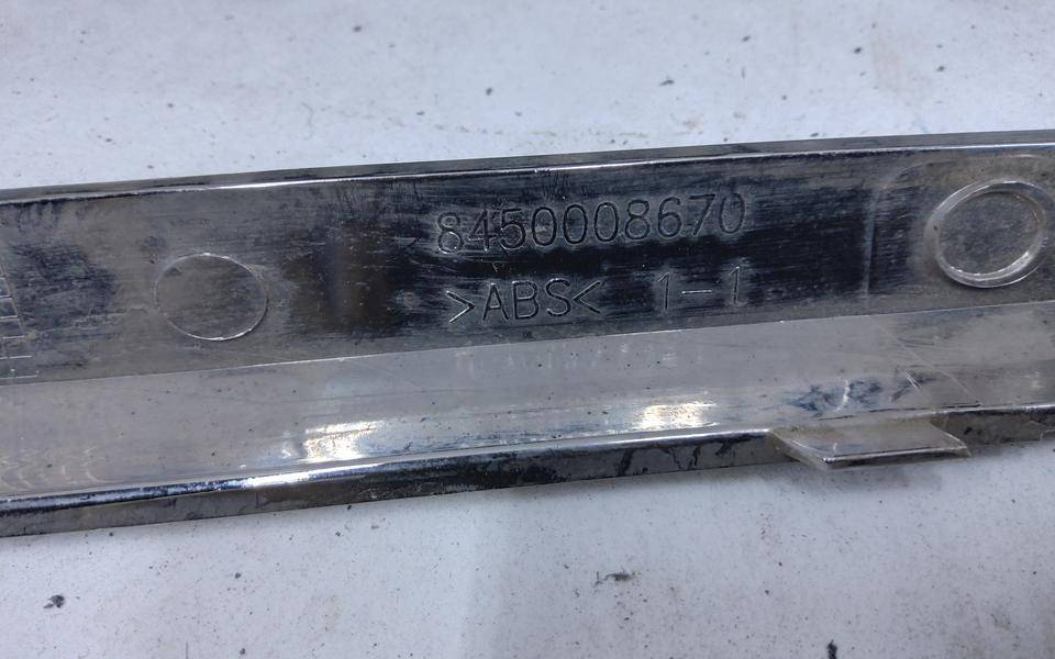 Молдинг переднего бампера левый