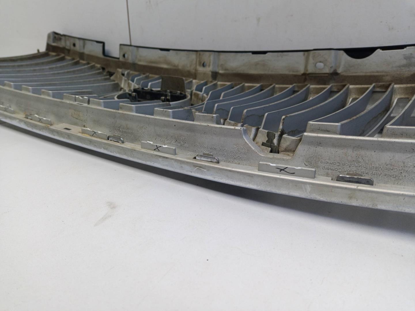 Решетка радиатора