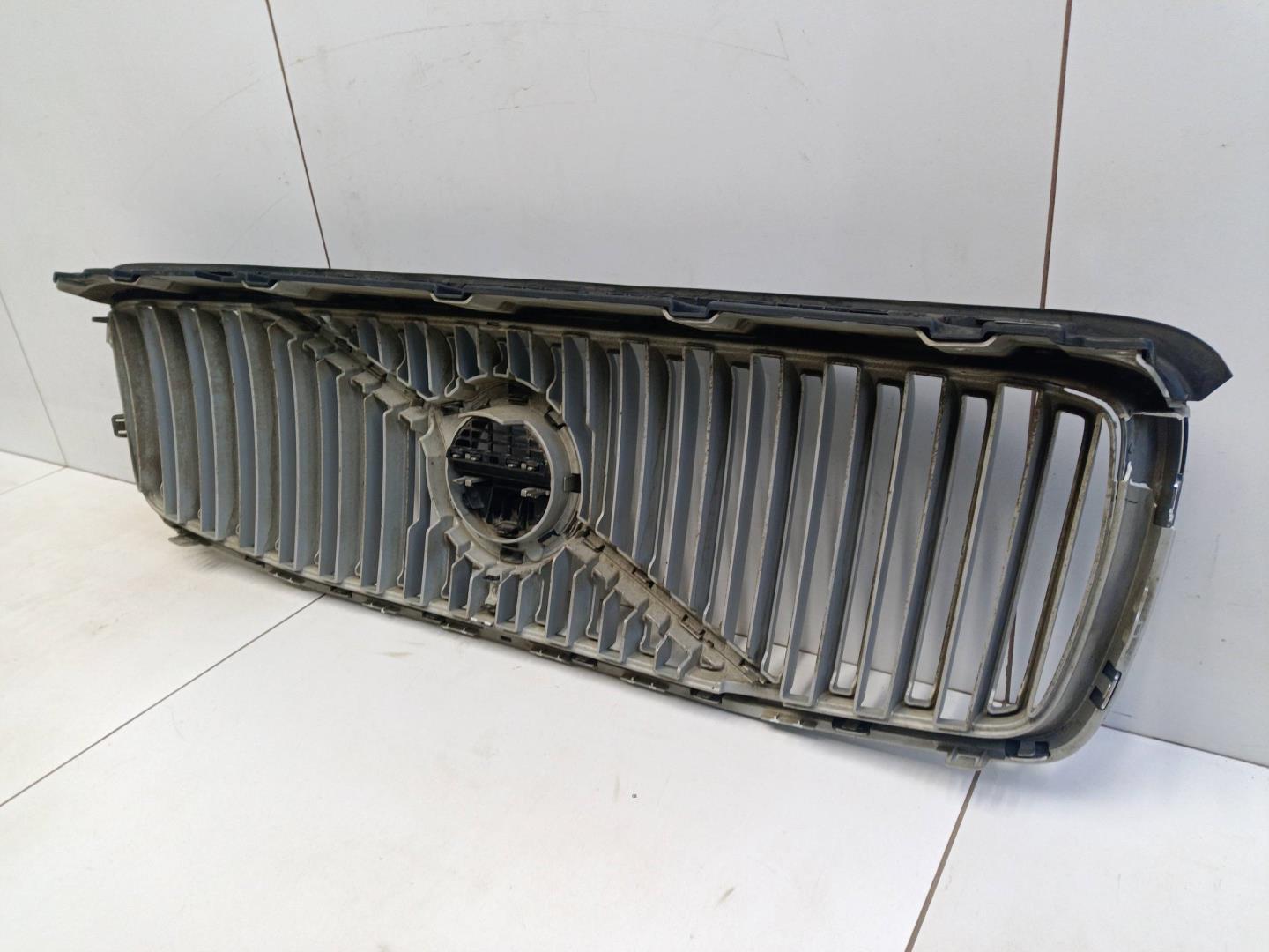 Решетка радиатора