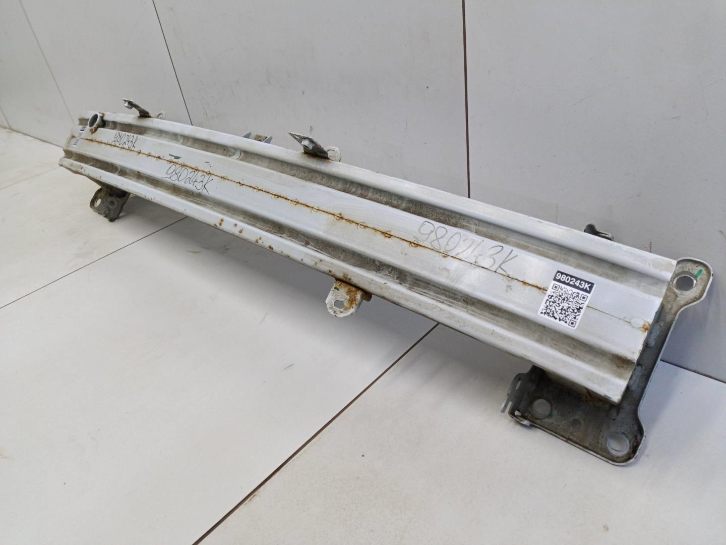 Усилитель переднего бампера