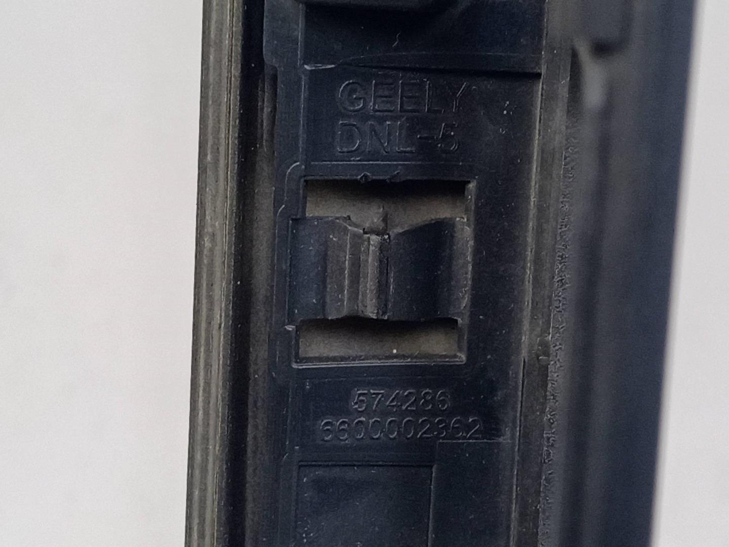 Накладка двери багажника