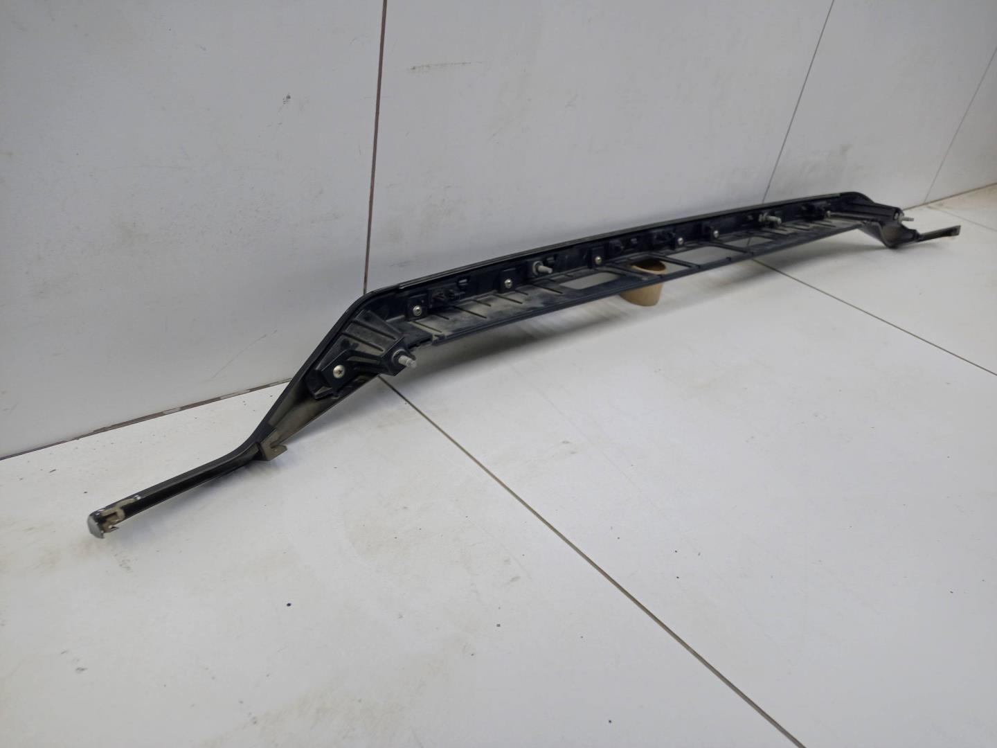 Накладка двери багажника