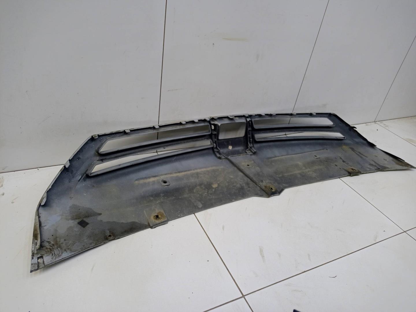 Накладка переднего бампера