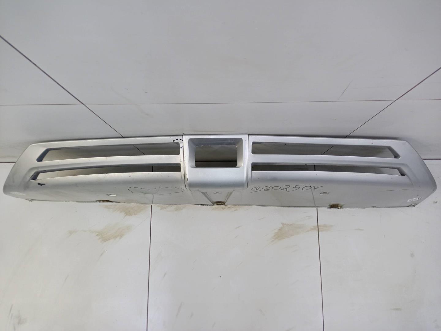 Накладка переднего бампера